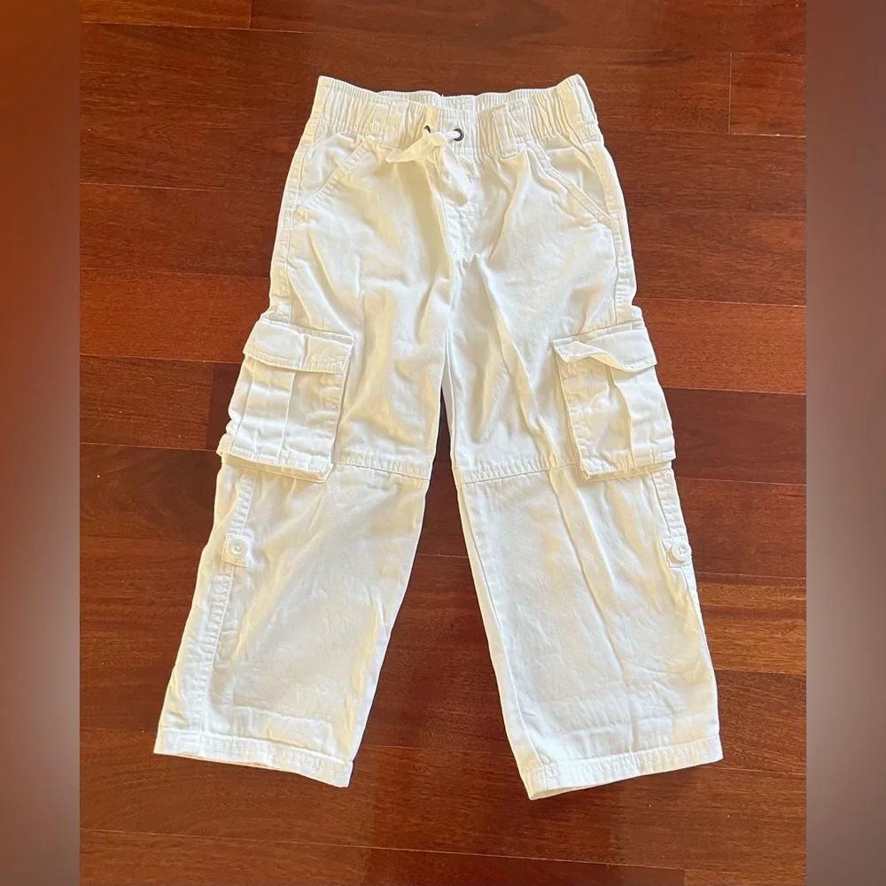 Gymboree Boys White Casual Cargo Pant Bermuda Size 5 %100 Cotton Shorts Toddler